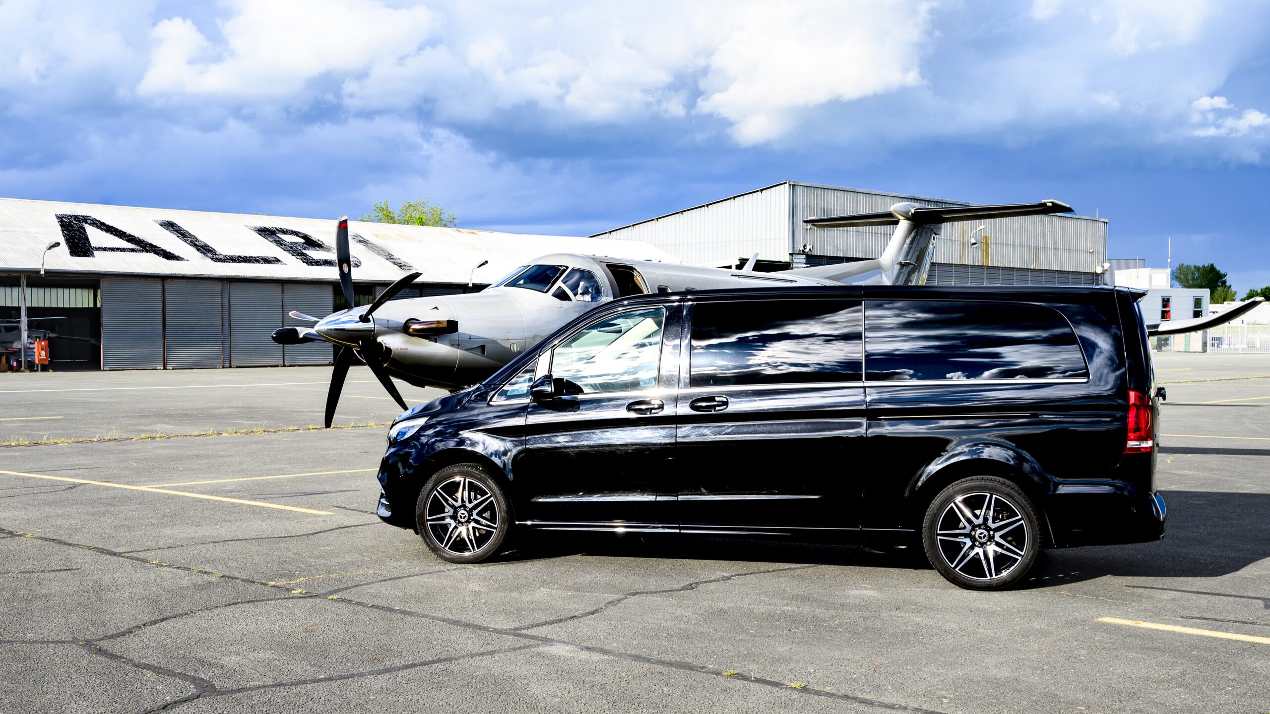 Transfert et navette aéroport, Cab Me, votre VTC premium